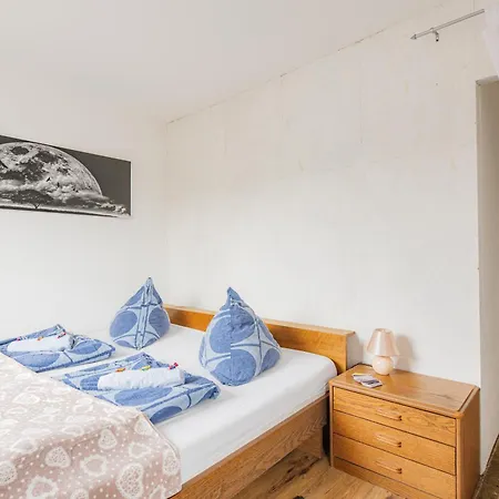 Apartment - Modern Space 3-bedroom With Balcony Bbq & Parking I 3 X Kingsize Bed I 10 Mins Central Station I Big Tv I Free Candies - Duisburg
